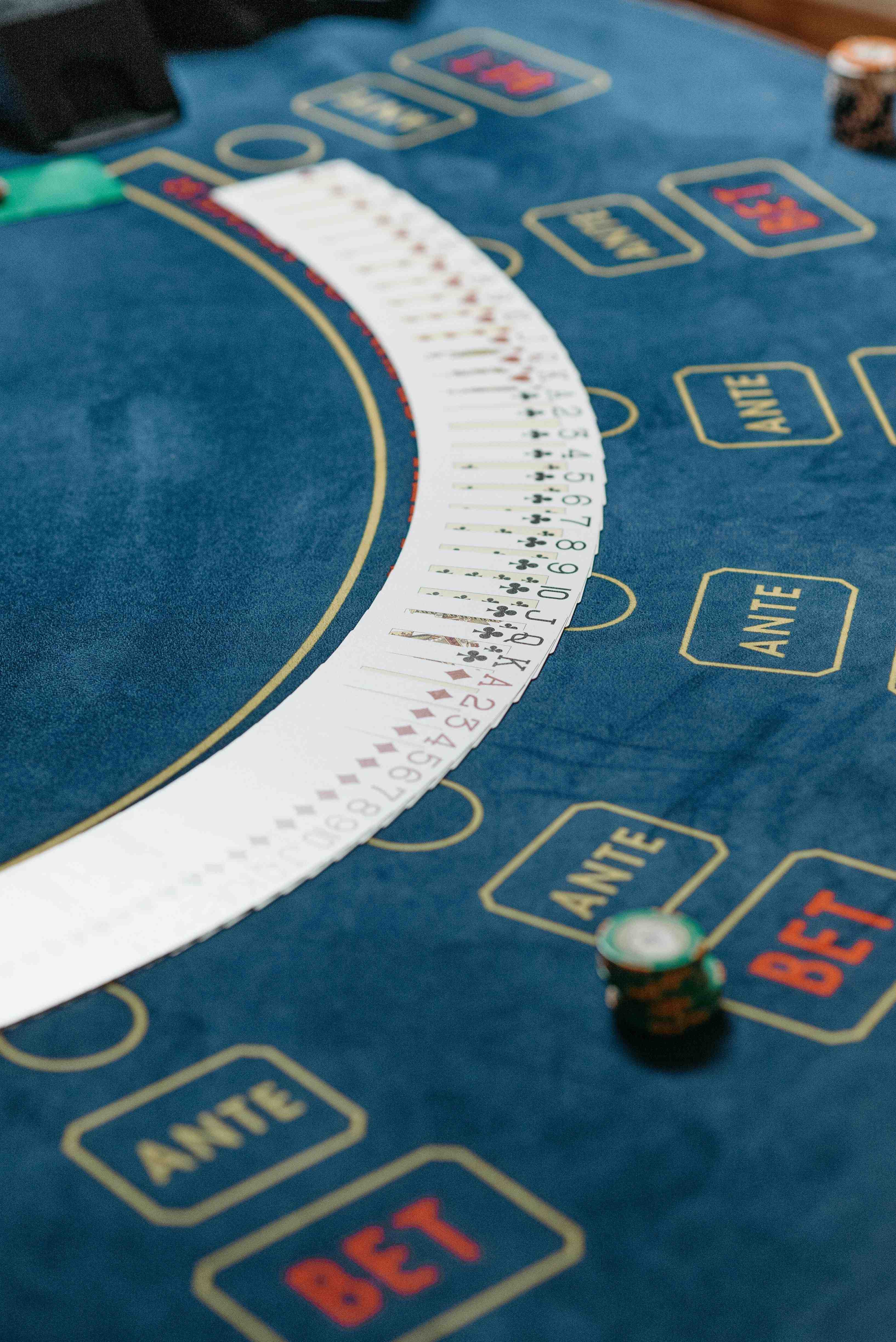 live789 Live Casino တွင် Baccarat dealer နှင့် ကစားနေသောမြင်ကွင်း